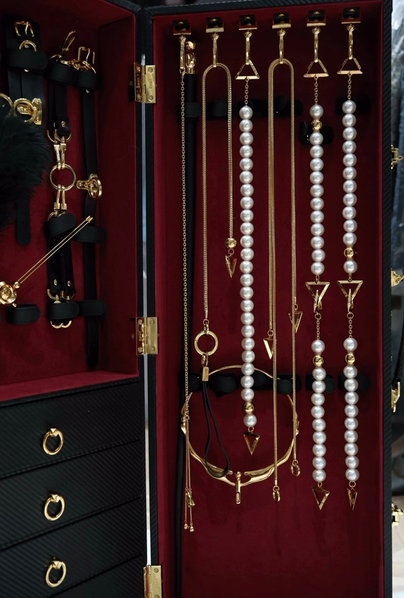 “Moist Eyes” Pearl Anklet