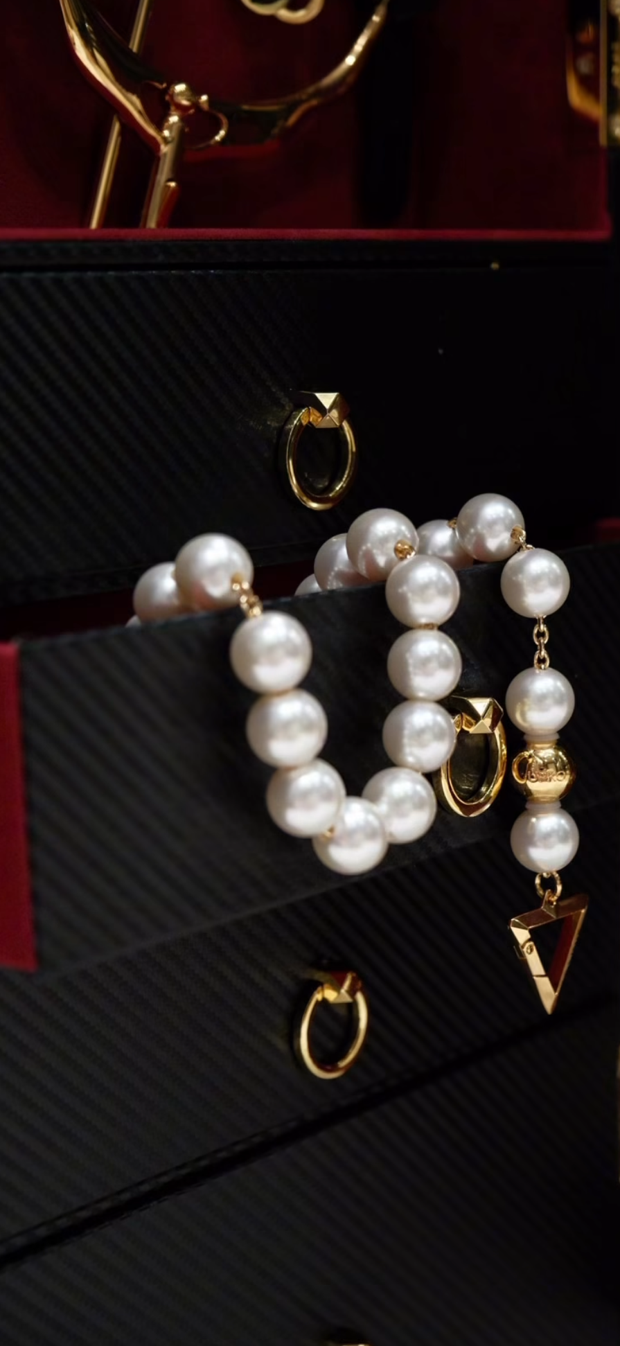 “Moist Eyes” Pearl Bracelet/handcuffs