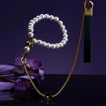 “Moist Eyes” Leash