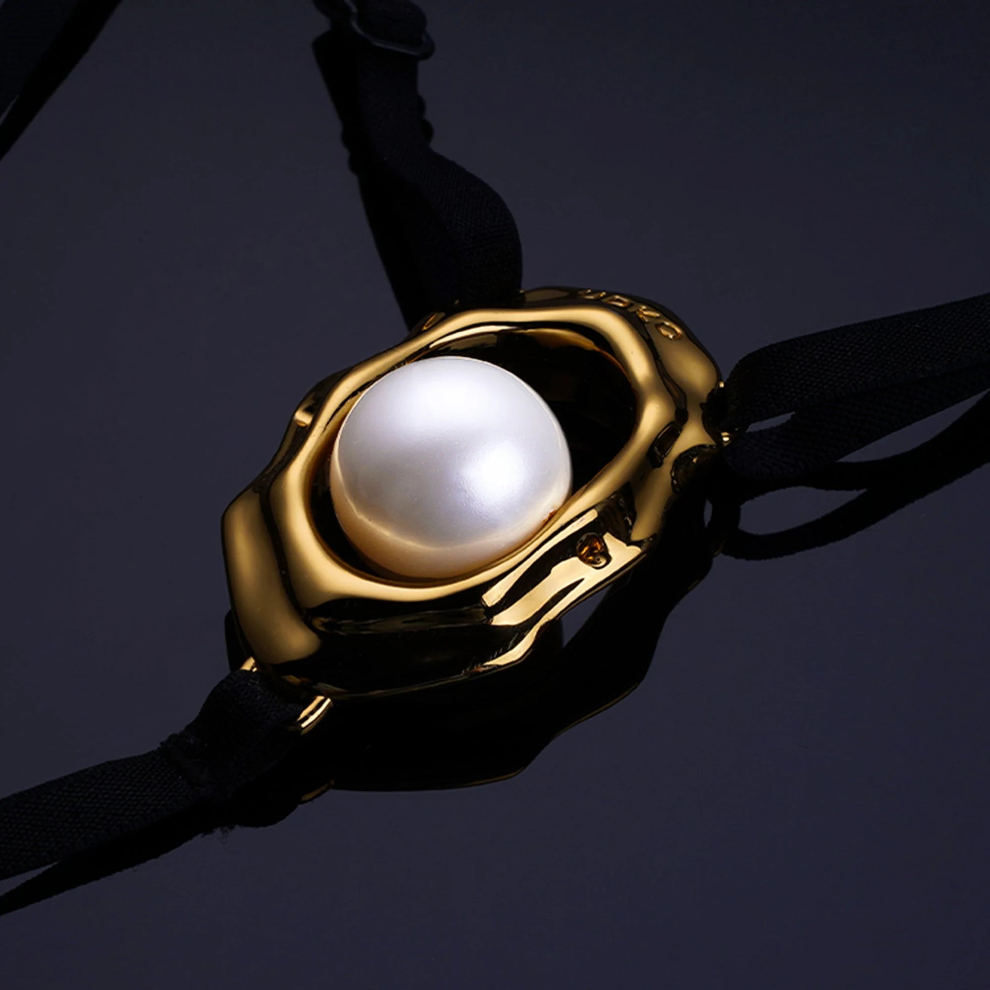 "Moist Eyes" G-string Clitoral Jewellery With Bead Stimulator Close-up — Marquis de Mayfair